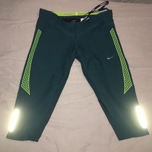 Nike running capris small